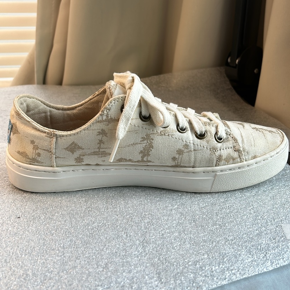 TOMS 7.5 Sneaker - Picture 3 of 9